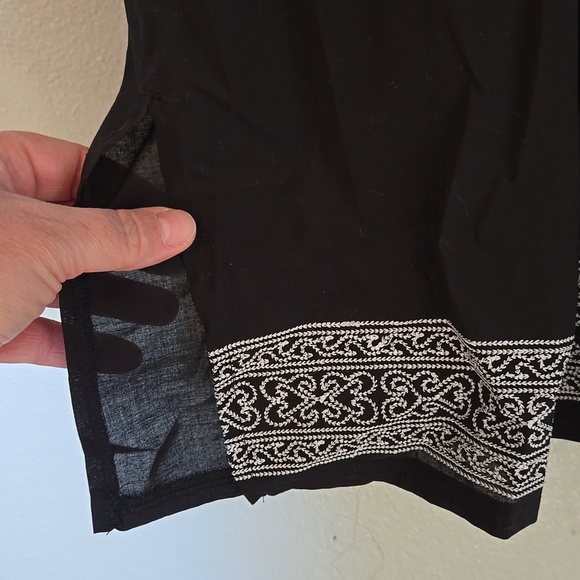 Tropical Escape | Black Embroidered Beach Coverup Size Medium - Picture 7 of 11